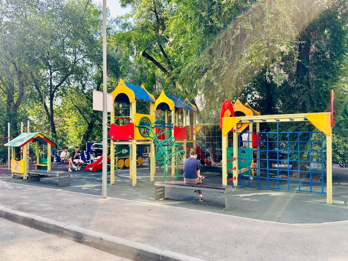 Жк Молодежный В Центре Алматы Almaty Extérieur photo